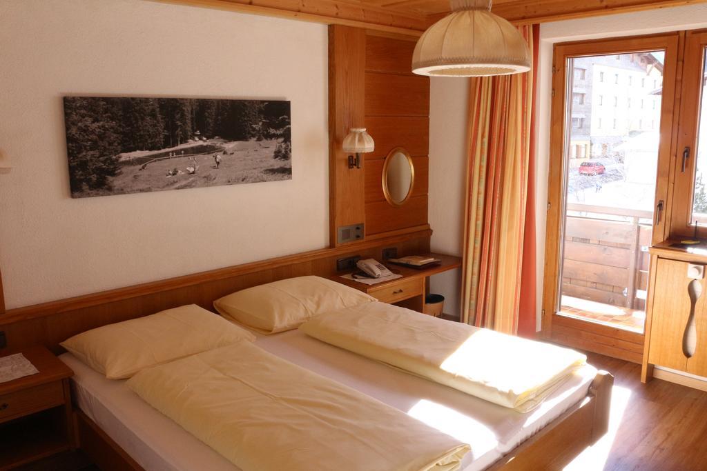 Hotel Landle กัลเทือร์ ภายนอก รูปภาพ